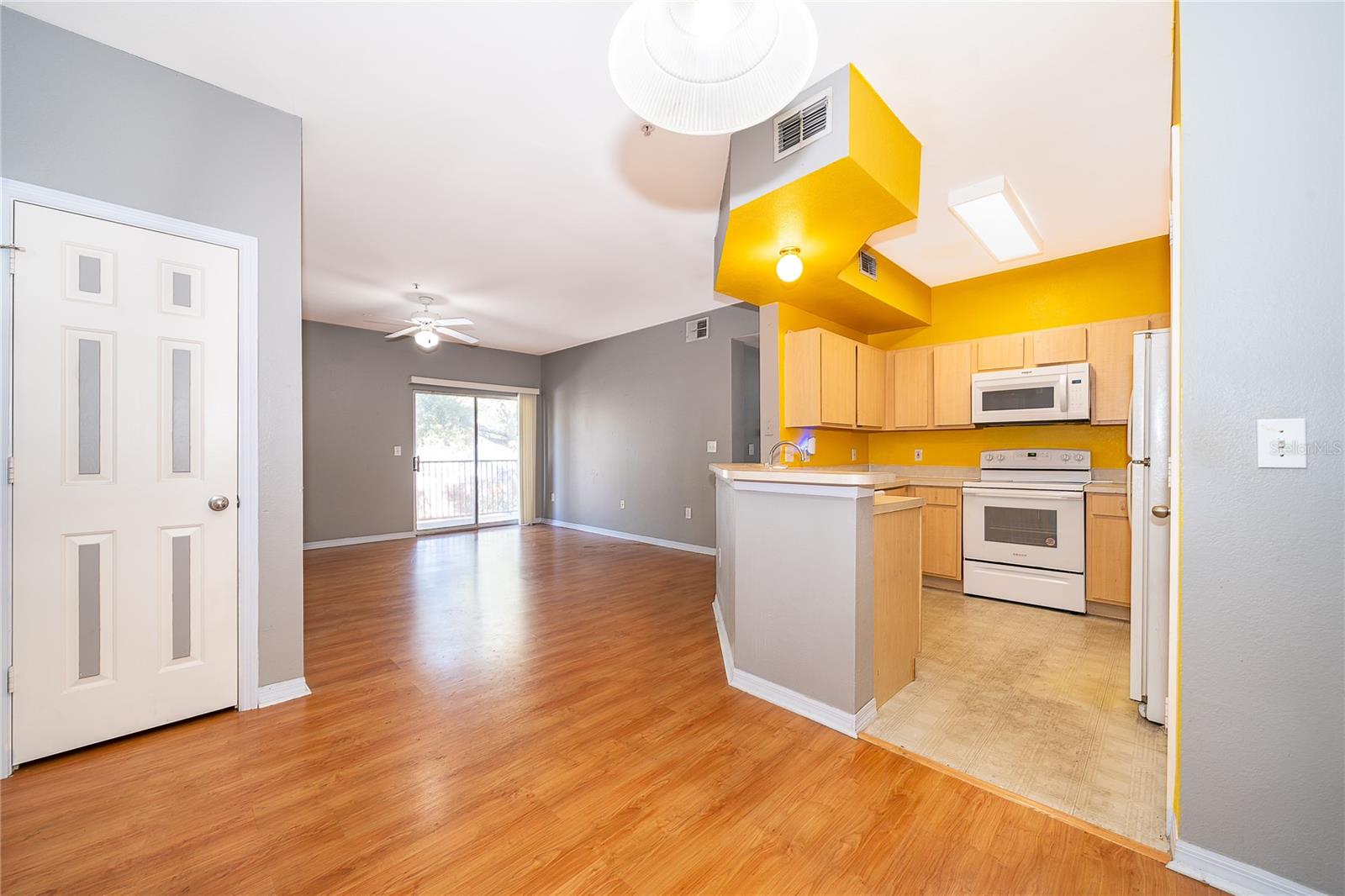 Image 8 of 24 For 2015 Erving Circle 201