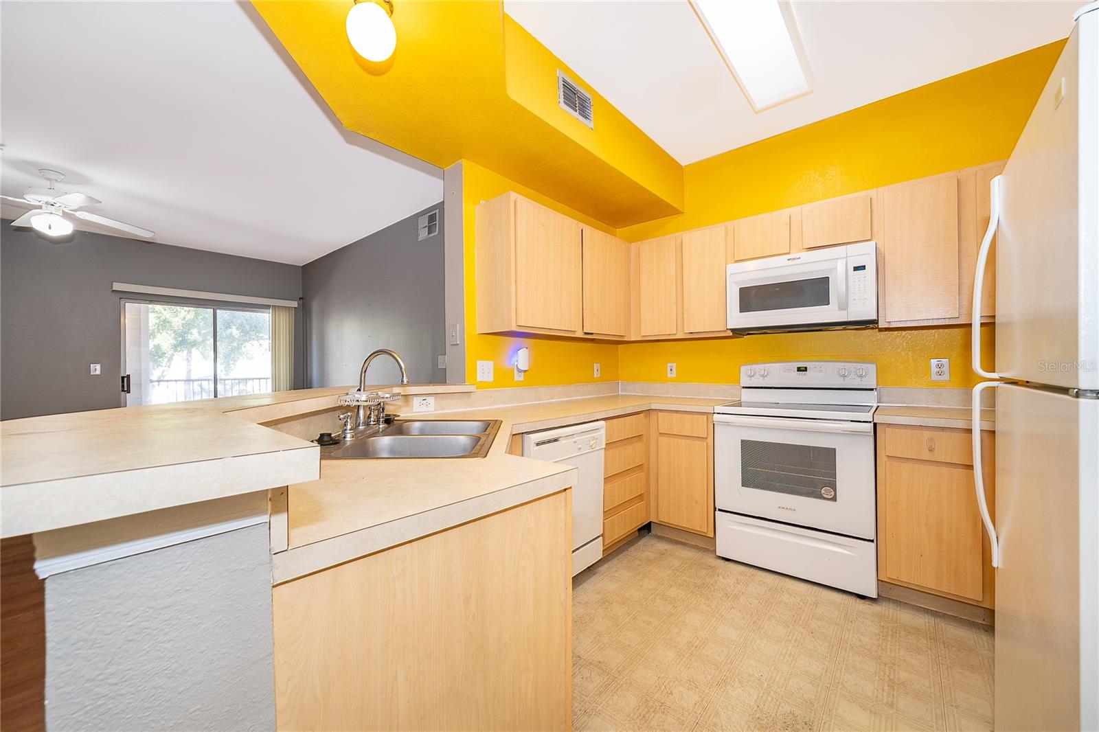 Image 9 of 24 For 2015 Erving Circle 201