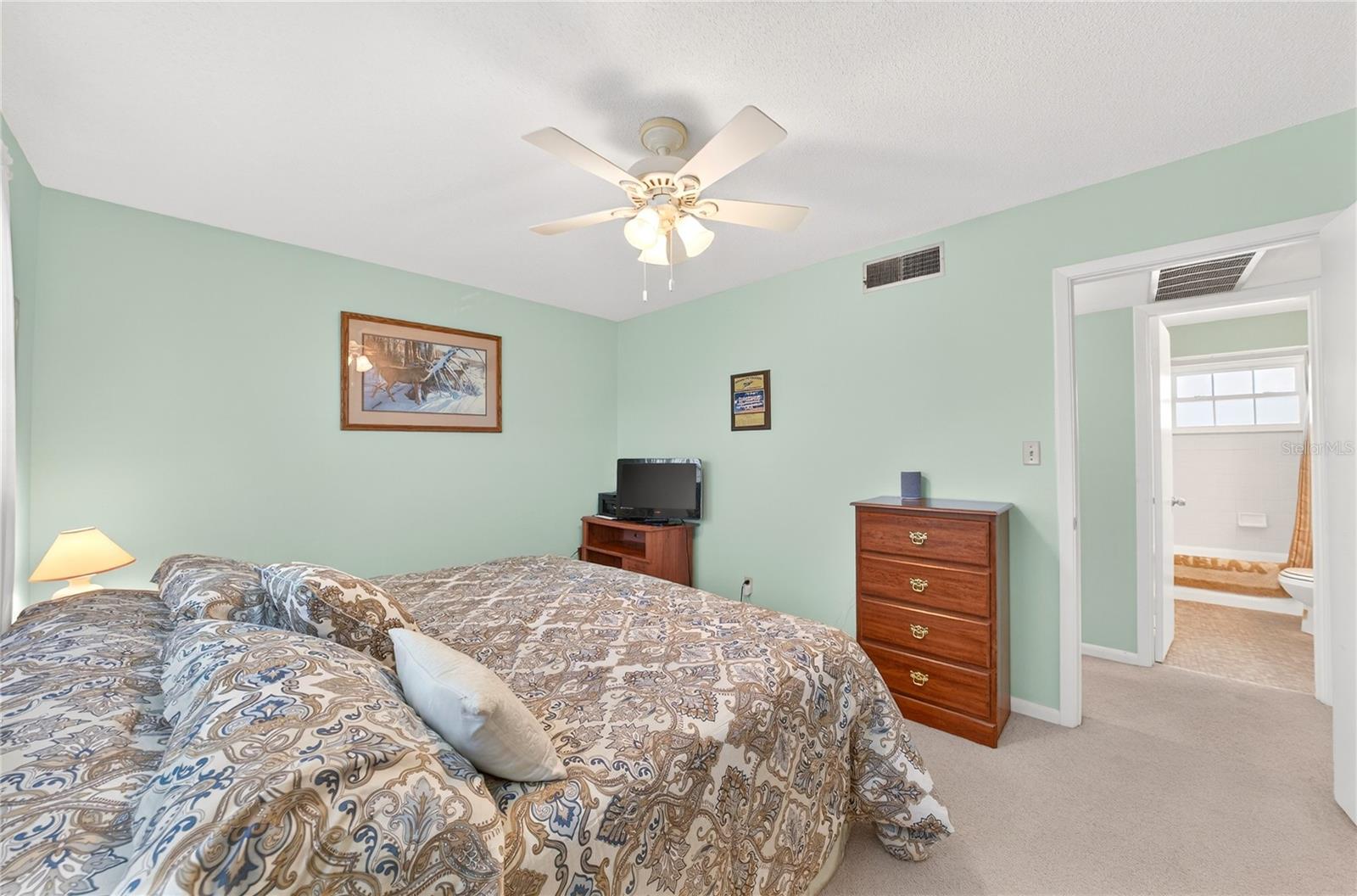 Image 19 of 35 For 5505 Hernandes Dr  240