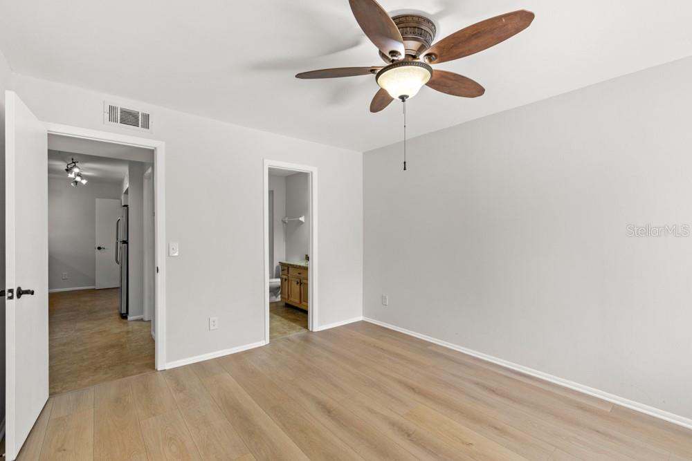 Image 13 of 33 For 486 Pin Oak Place 308