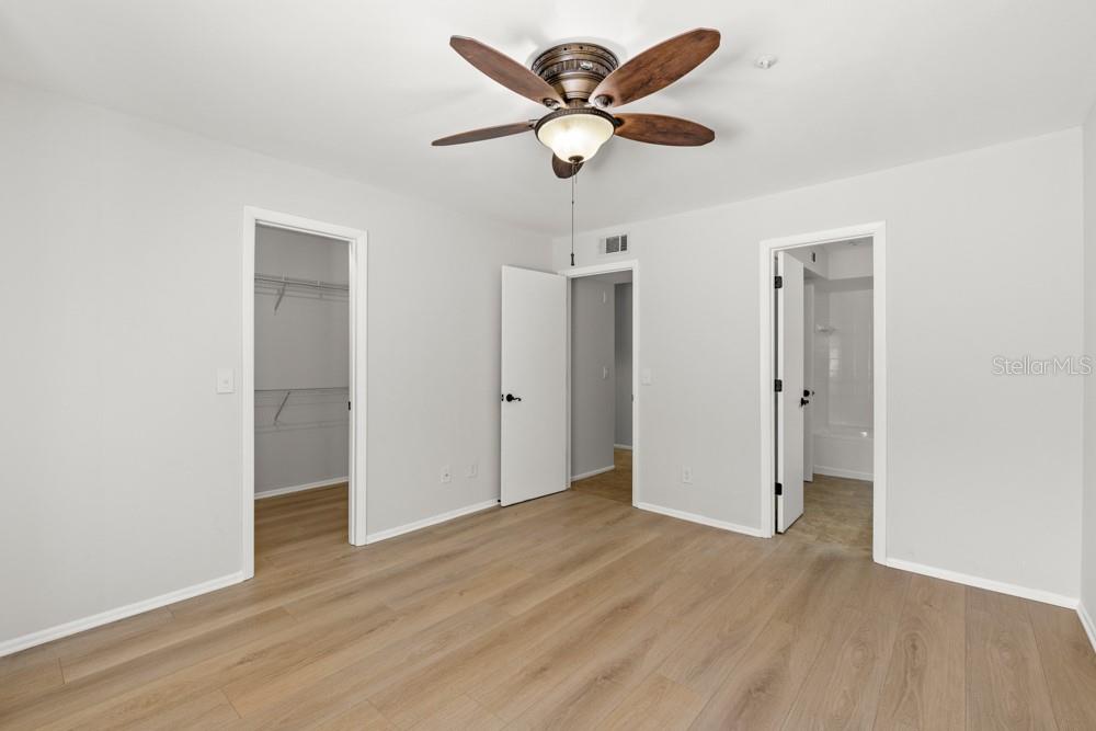 Image 15 of 33 For 486 Pin Oak Place 308