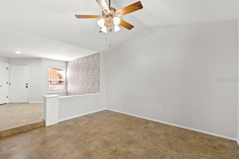 Image 21 of 33 For 486 Pin Oak Place 308