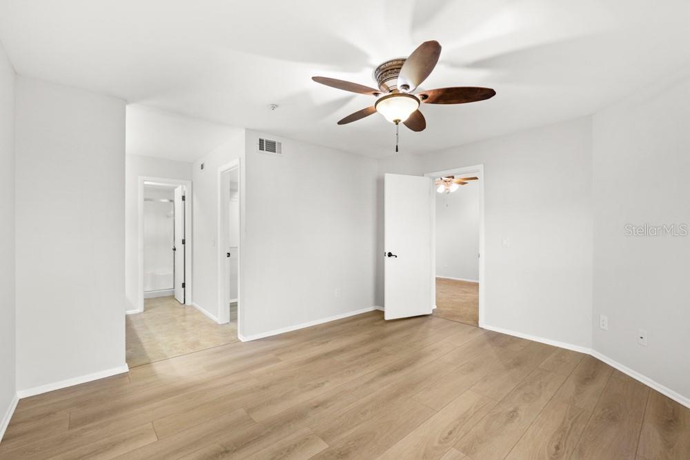 Image 23 of 33 For 486 Pin Oak Place 308