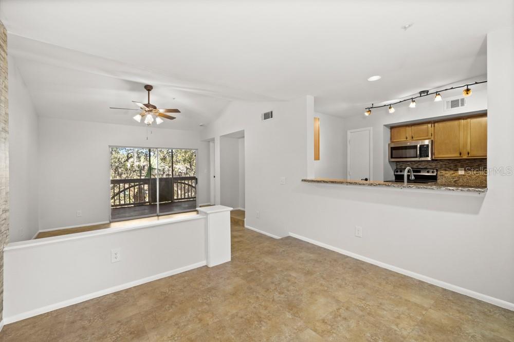 Image 7 of 33 For 486 Pin Oak Place 308