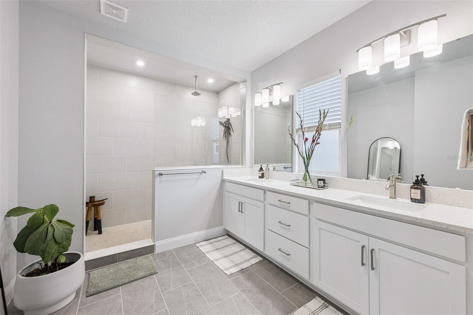 Image 13 of 38 For 9916 Rodbell Street