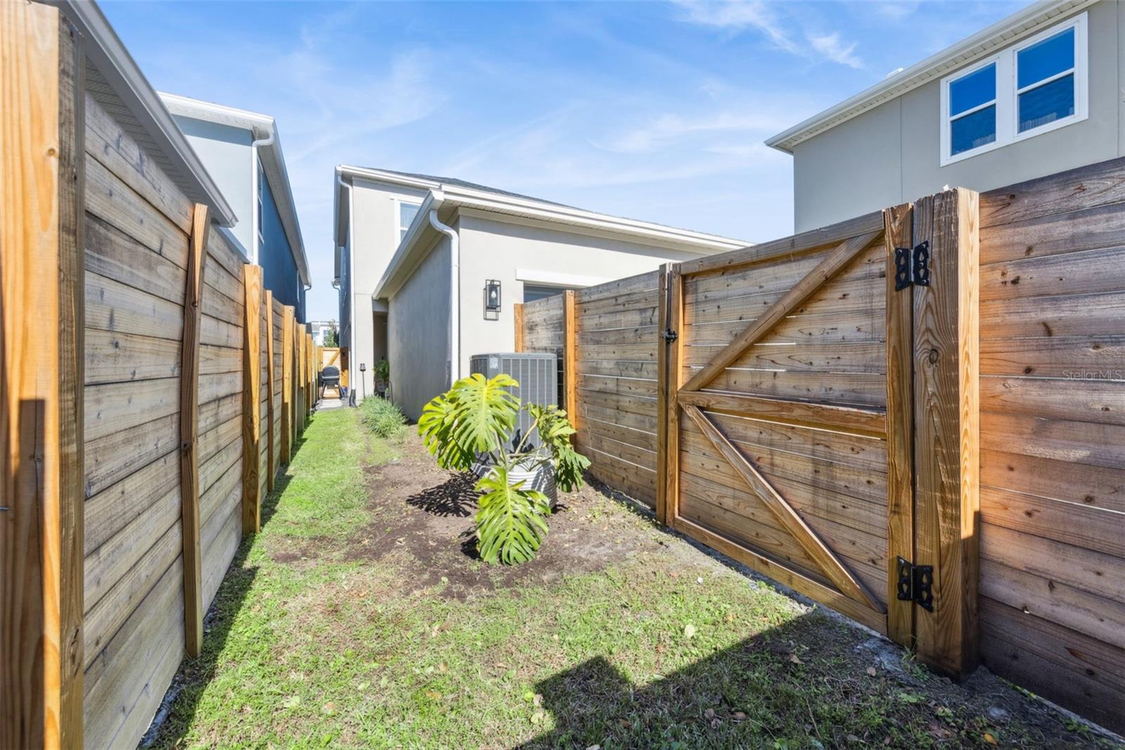 Image 26 of 38 For 9916 Rodbell Street