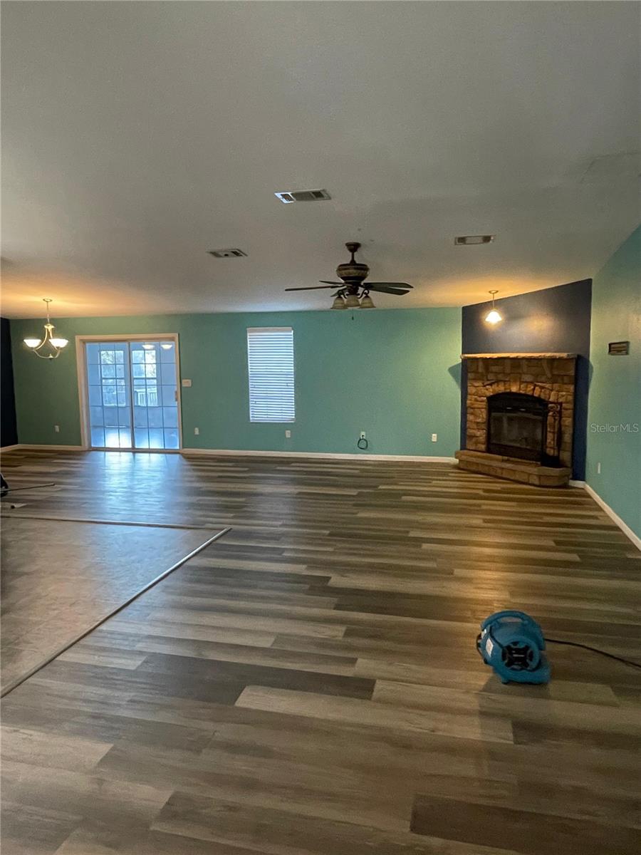 Image 11 of 31 For 15773 Highway 42