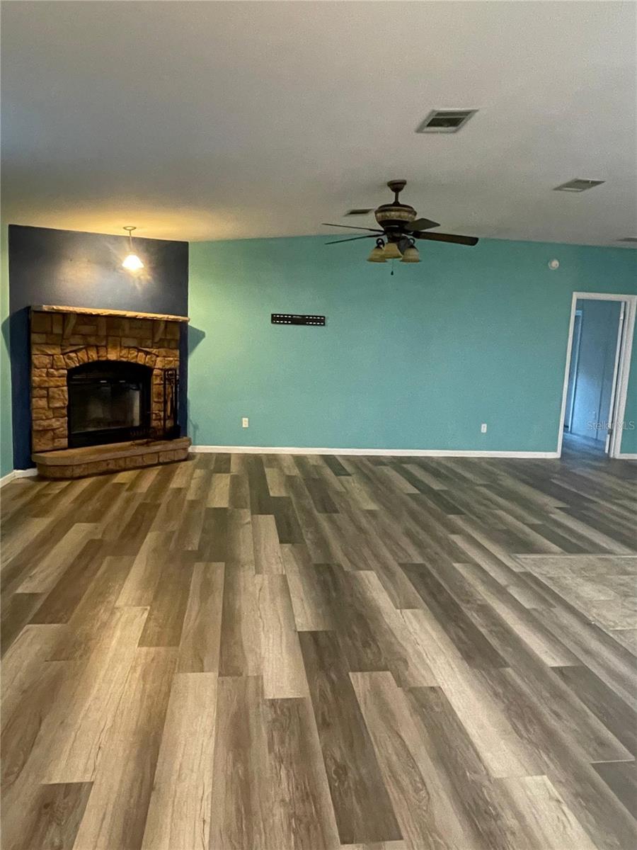 Image 18 of 31 For 15773 Highway 42