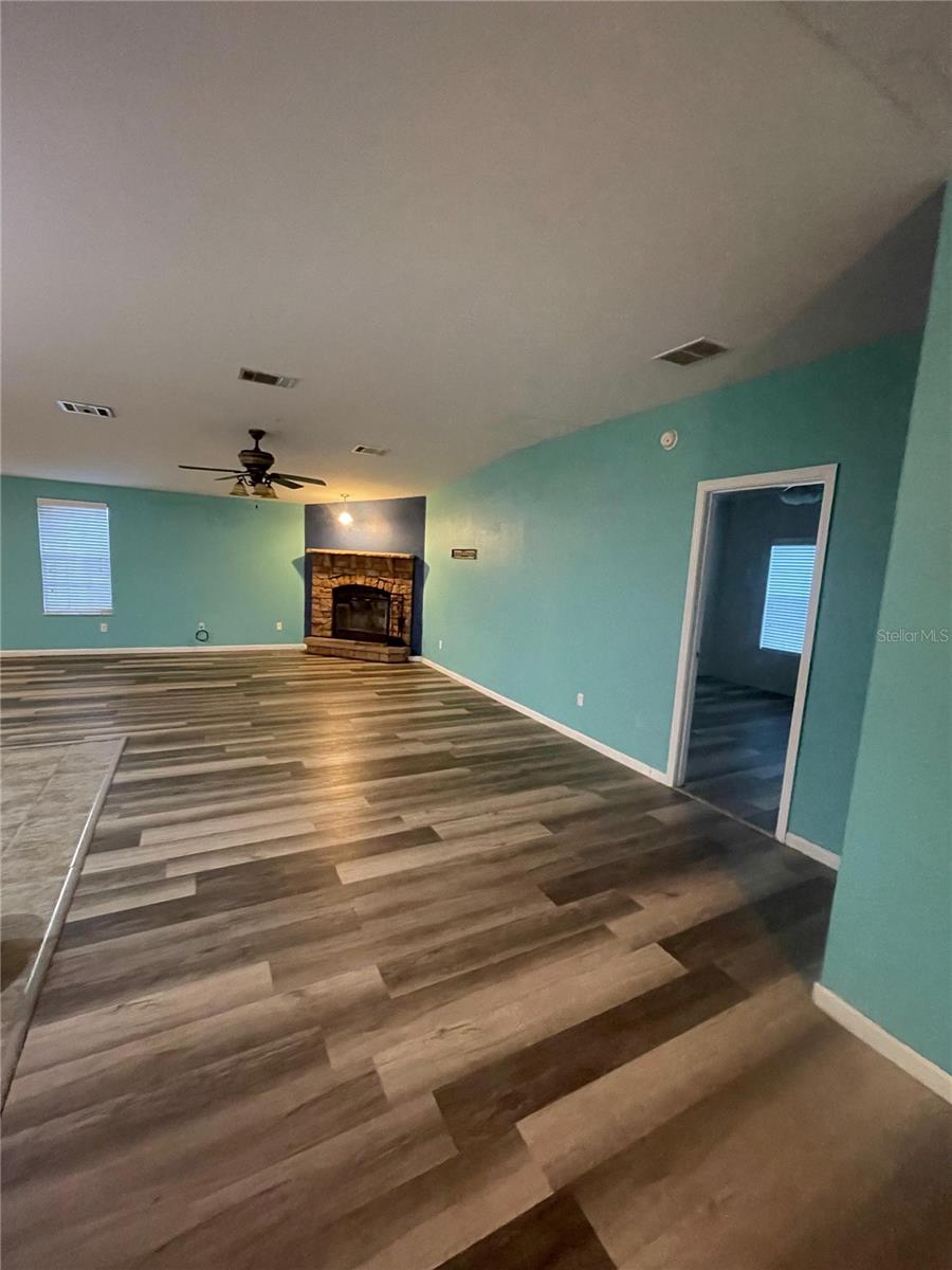 Image 19 of 31 For 15773 Highway 42