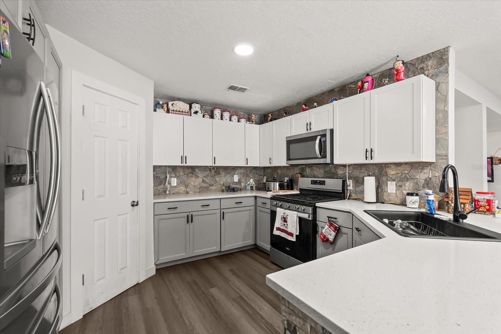 Image 12 of 37 For 306 Rona Lane