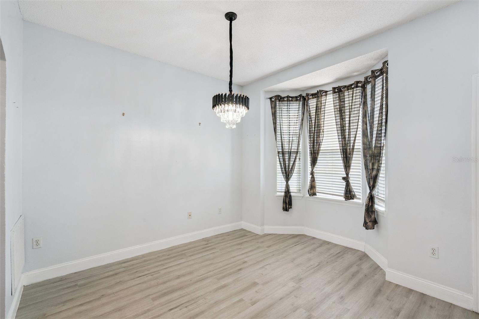 Image 9 of 31 For 2713 Pearl Court