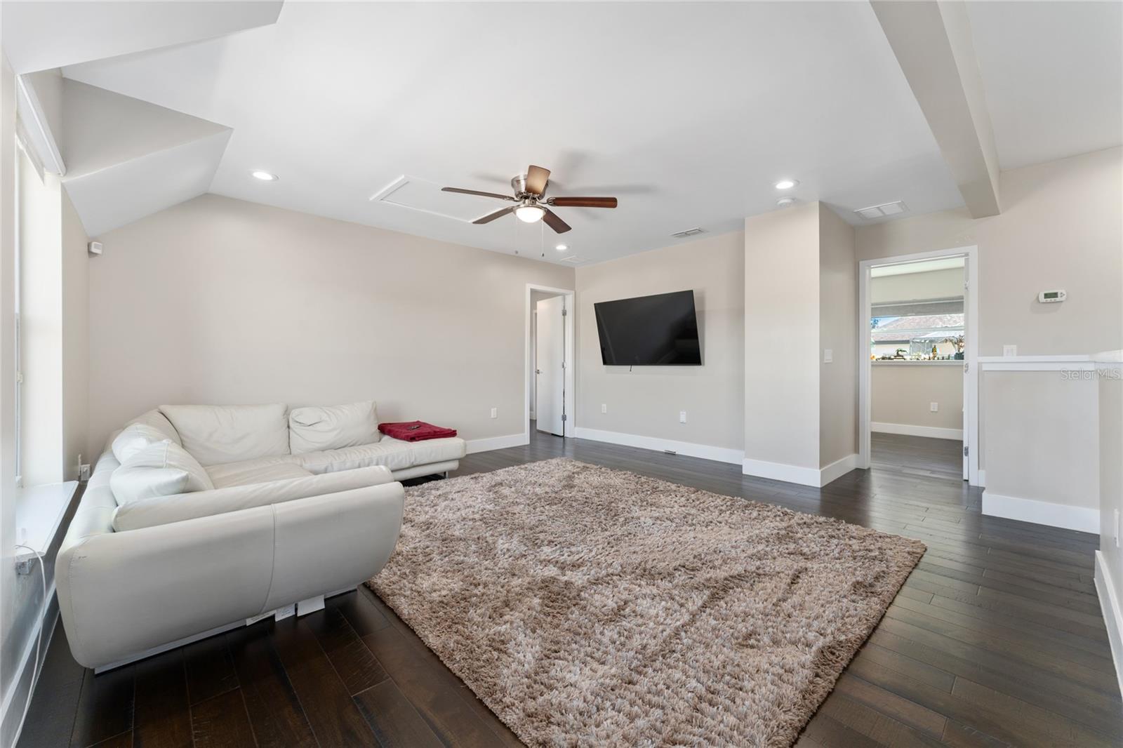 Image 23 of 57 For 606 6th Avenue