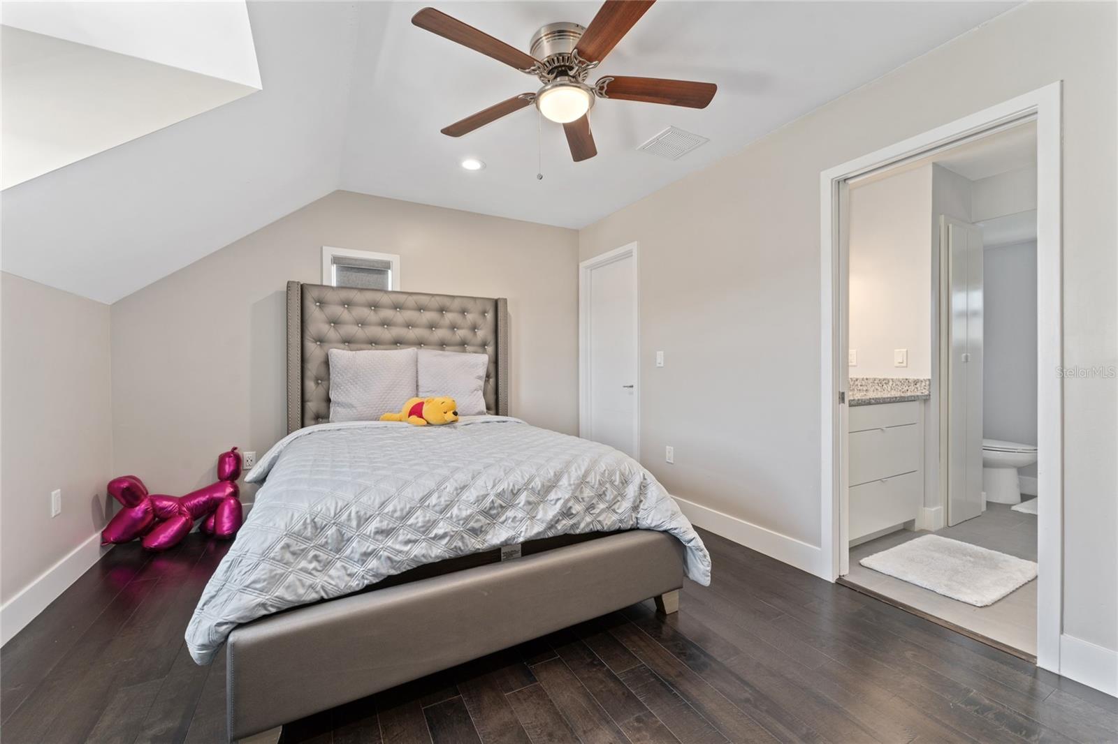 Image 24 of 57 For 606 6th Avenue