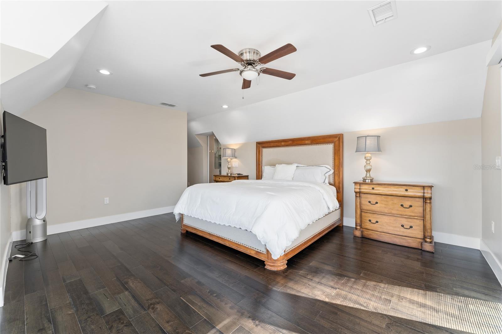 Image 31 of 57 For 606 6th Avenue