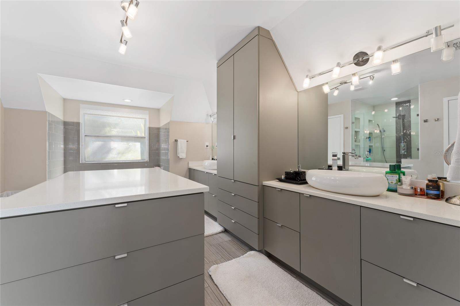 Image 34 of 57 For 606 6th Avenue