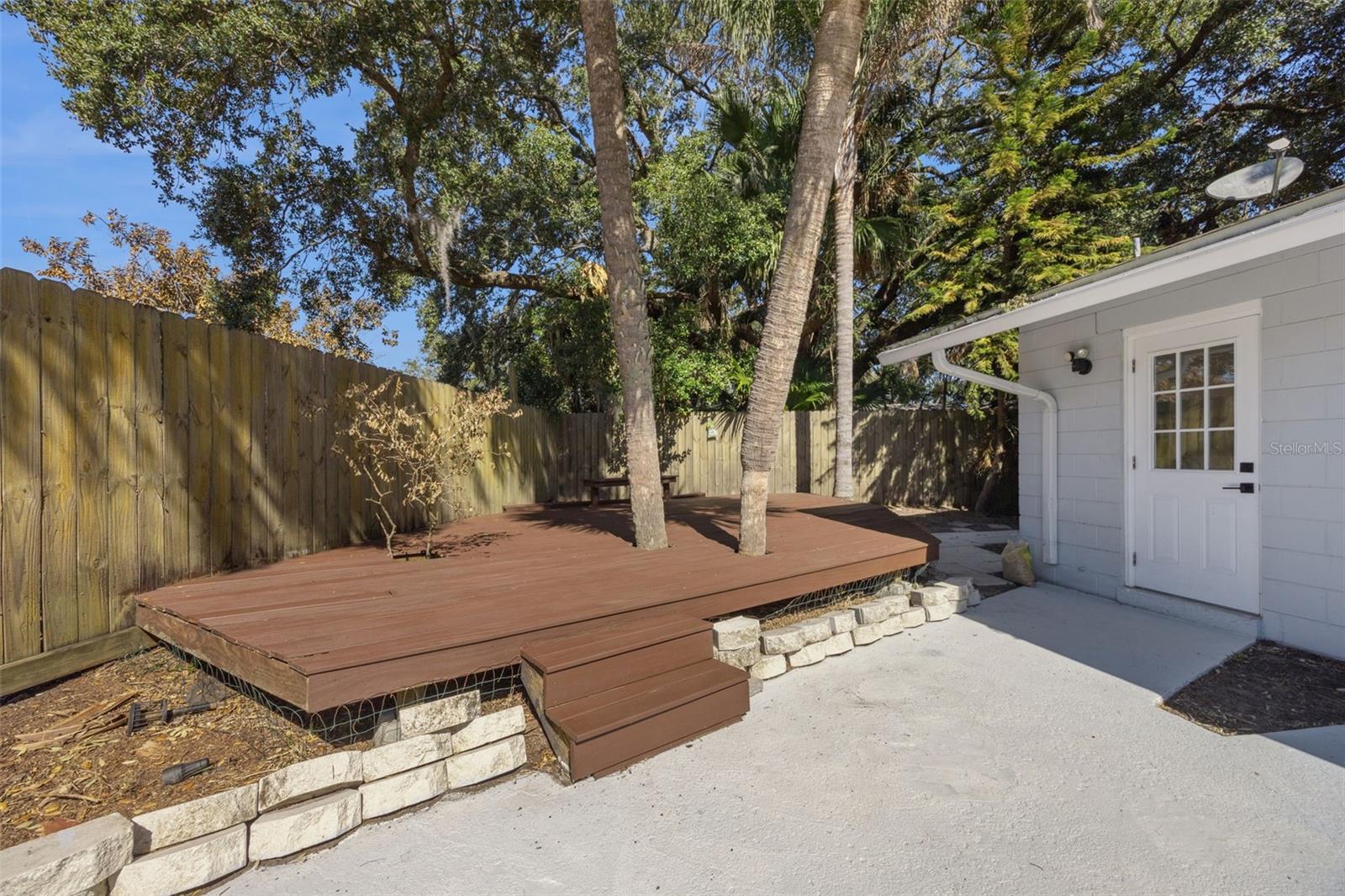 Image 25 of 32 For 728 Coquina Court