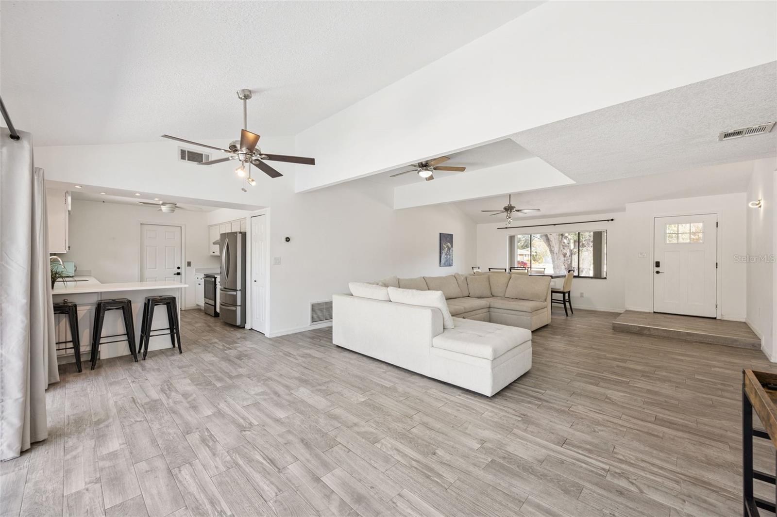 Image 4 of 32 For 728 Coquina Court