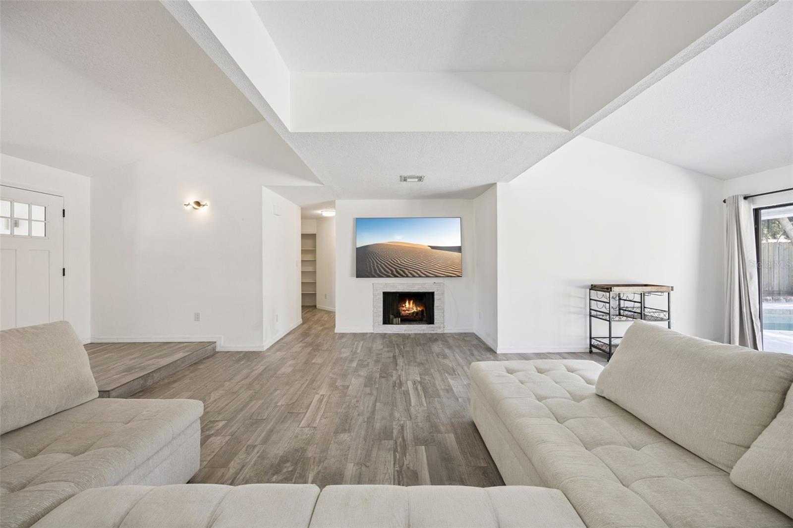 Image 9 of 32 For 728 Coquina Court