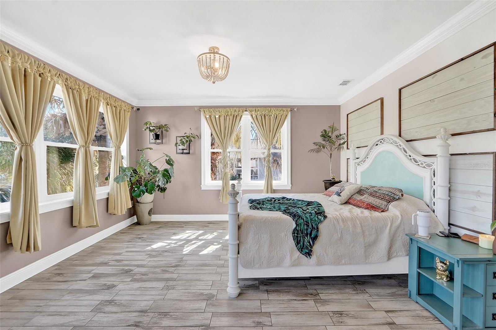 Image 21 of 45 For 1615 Central Avenue