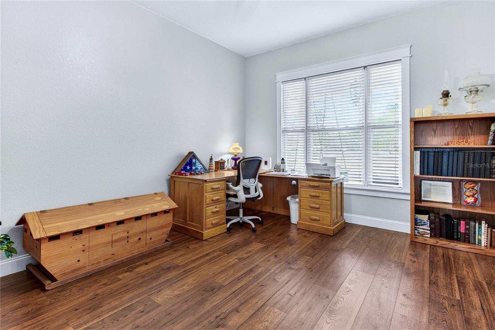 Image 24 of 91 For 21506 Hobby Horse Lane