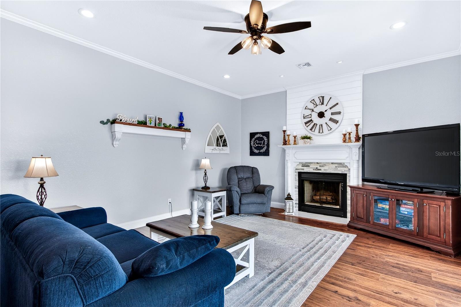 Image 40 of 91 For 21506 Hobby Horse Lane