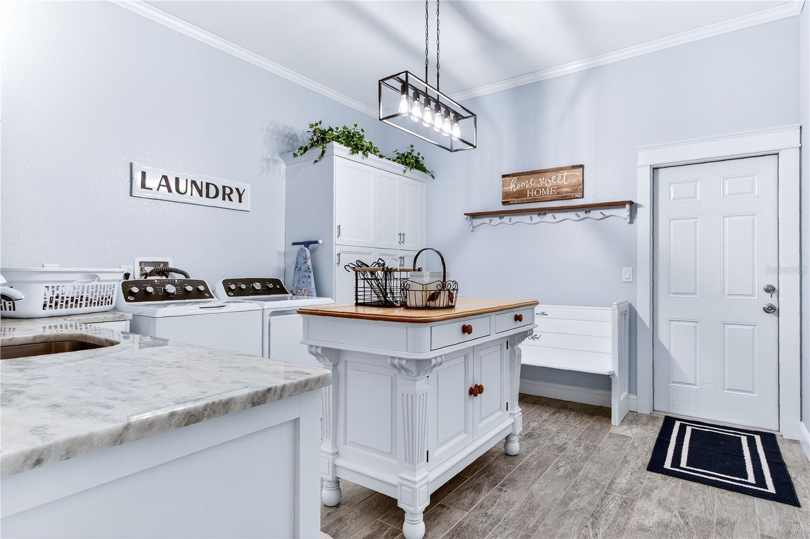 Image 44 of 91 For 21506 Hobby Horse Lane