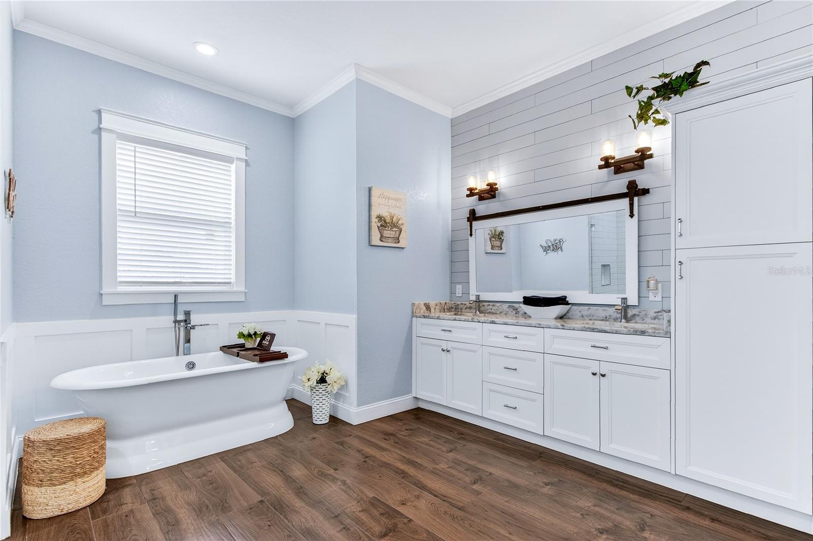 Image 74 of 91 For 21506 Hobby Horse Lane