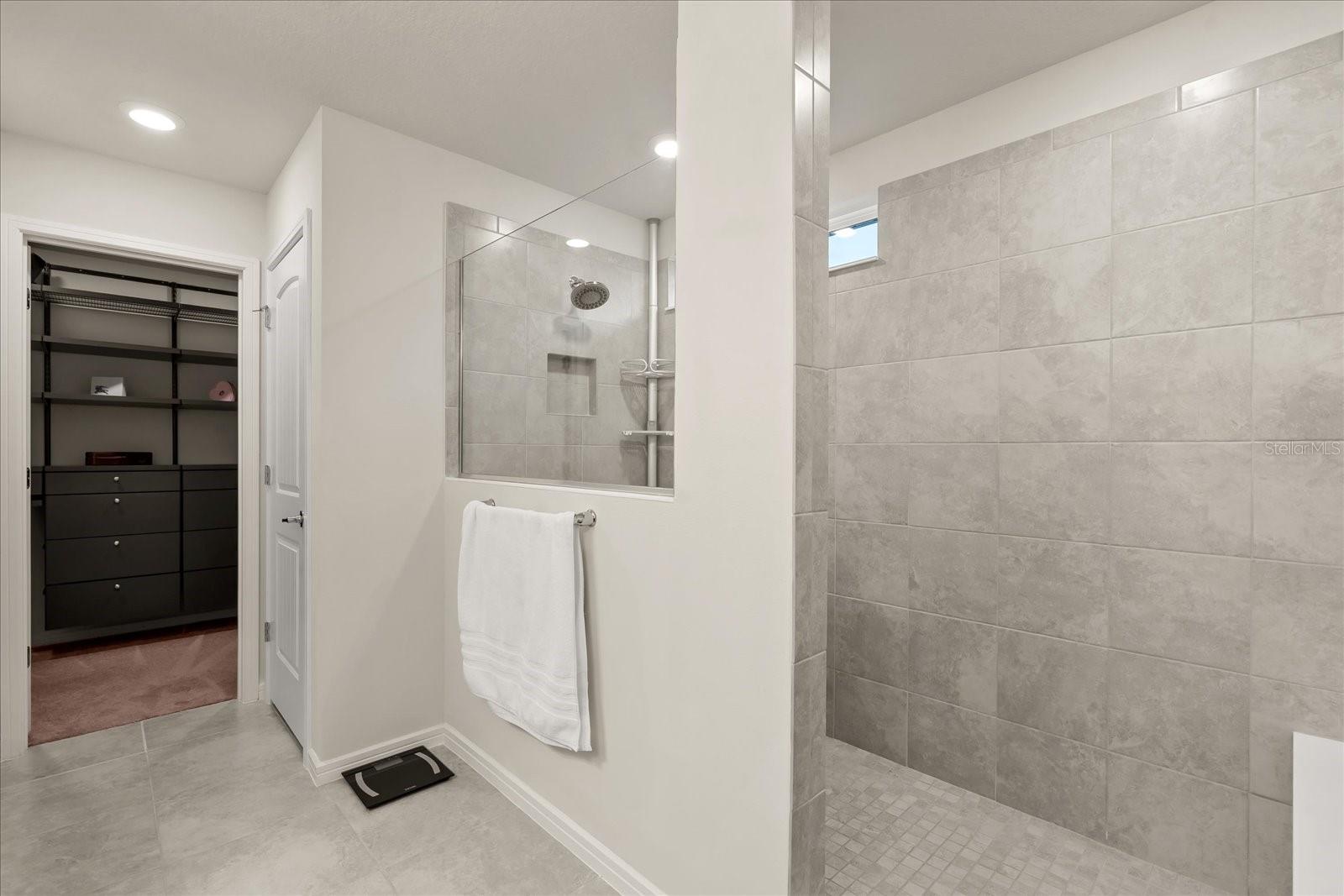 Image 18 of 34 For 2624 Blowing Breeze Avenue