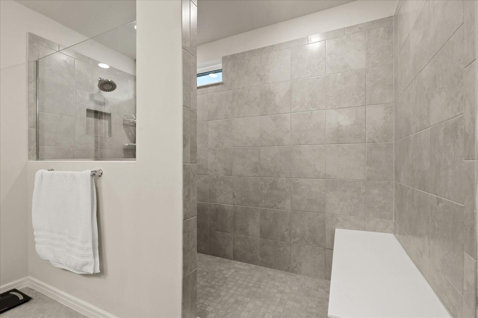 Image 19 of 34 For 2624 Blowing Breeze Avenue