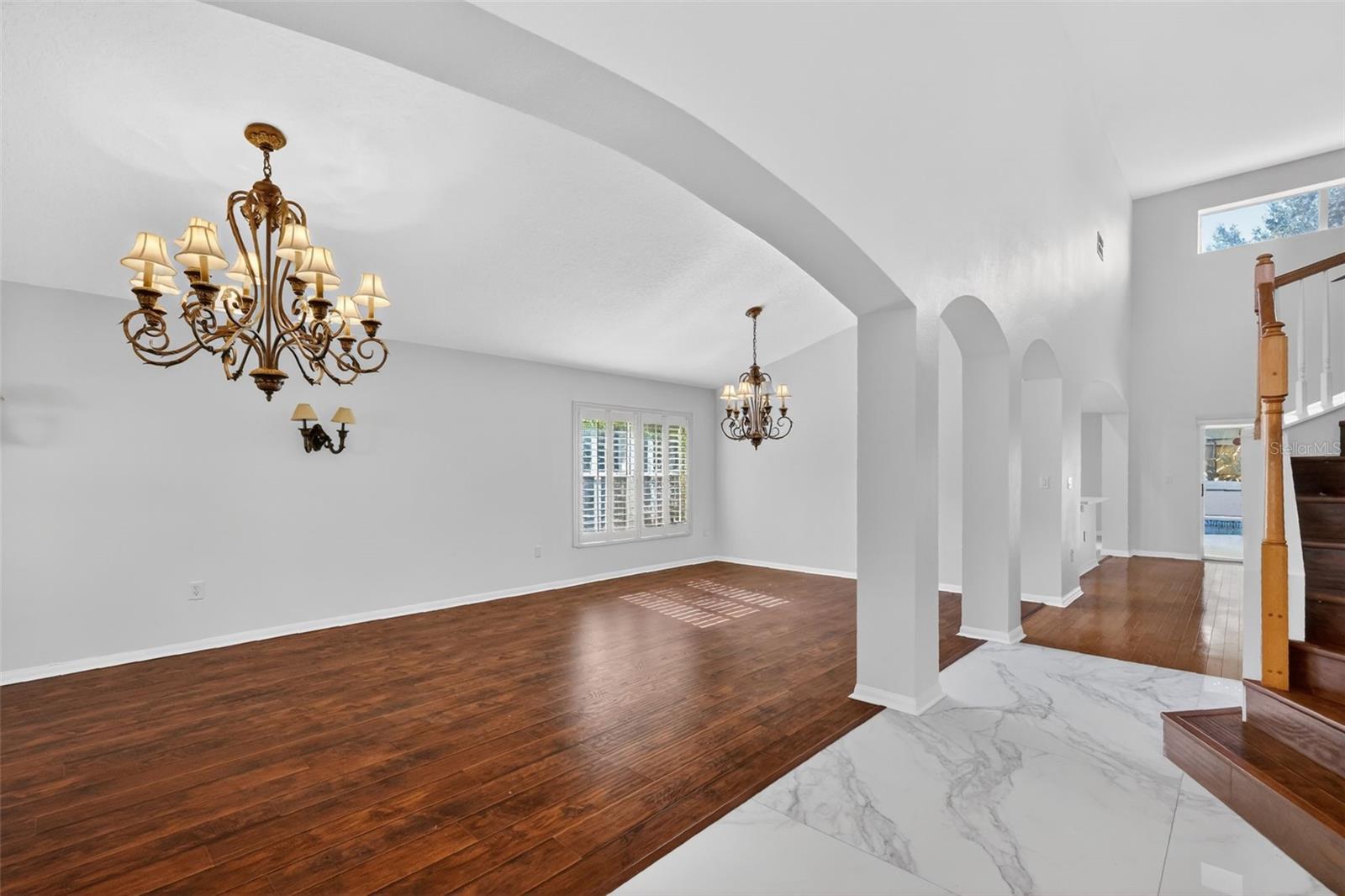 Image 11 of 49 For 729 Strihal Loop