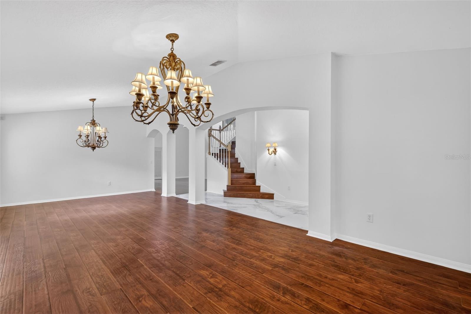 Image 14 of 49 For 729 Strihal Loop