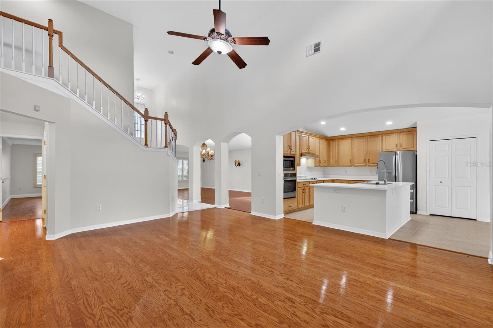 Image 17 of 49 For 729 Strihal Loop