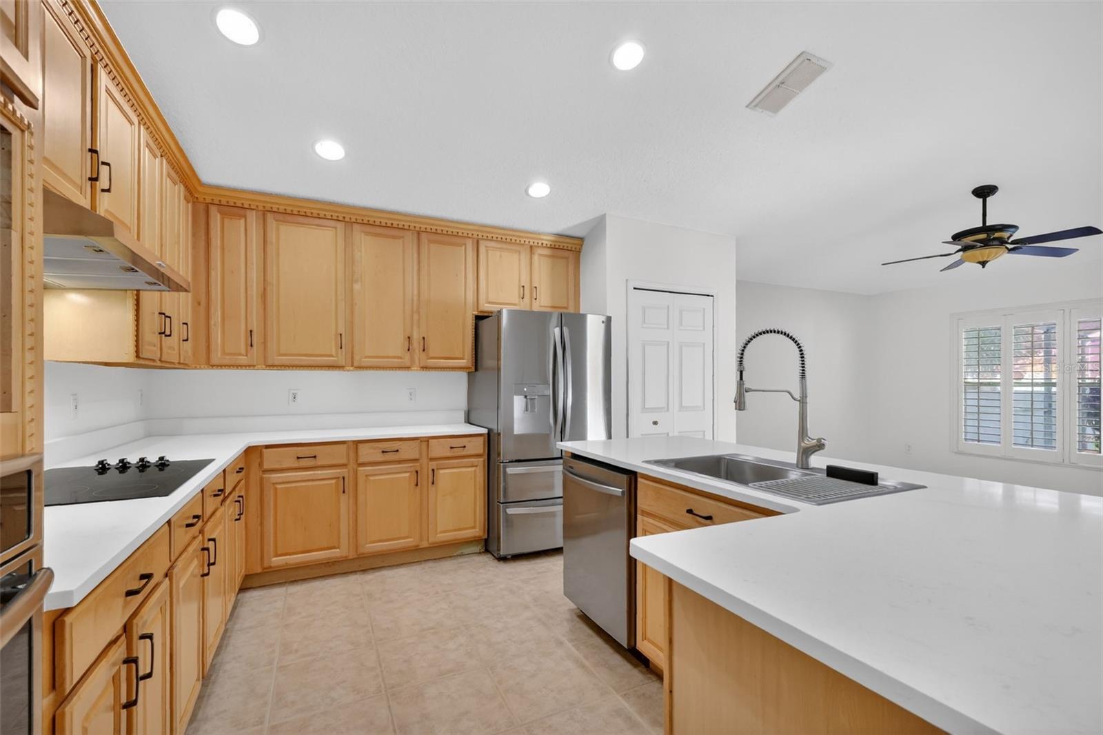 Image 20 of 49 For 729 Strihal Loop