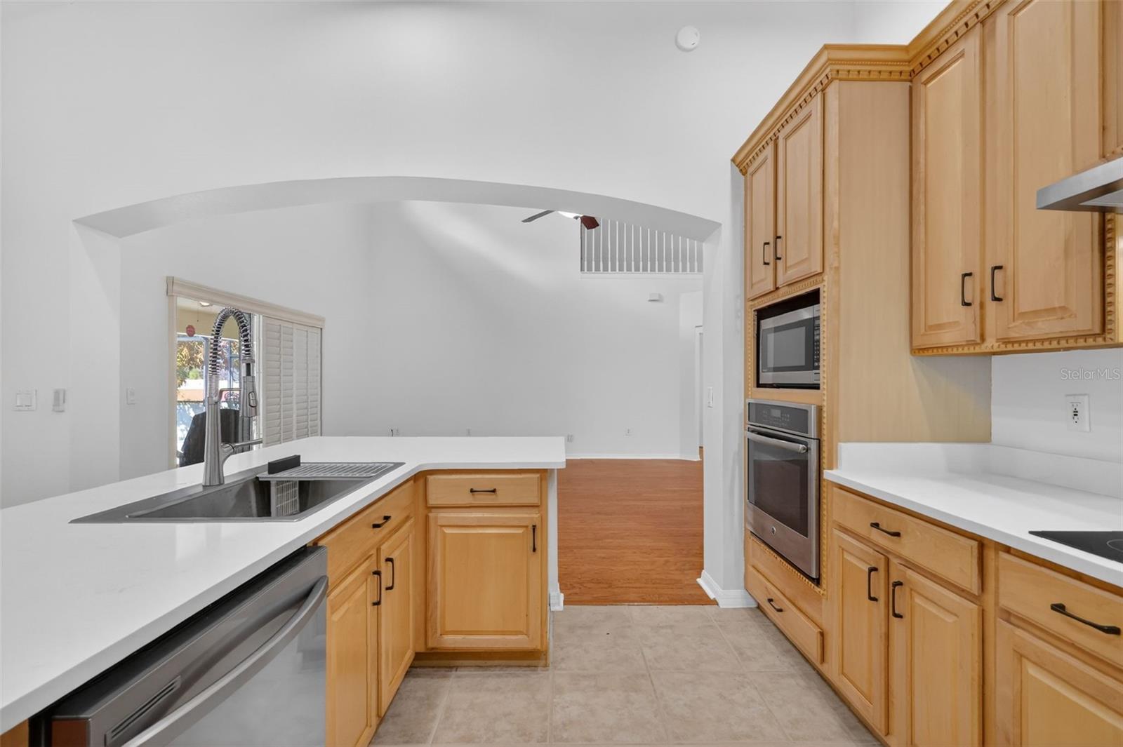 Image 22 of 49 For 729 Strihal Loop