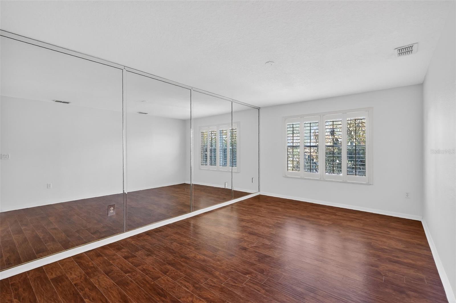 Image 34 of 49 For 729 Strihal Loop