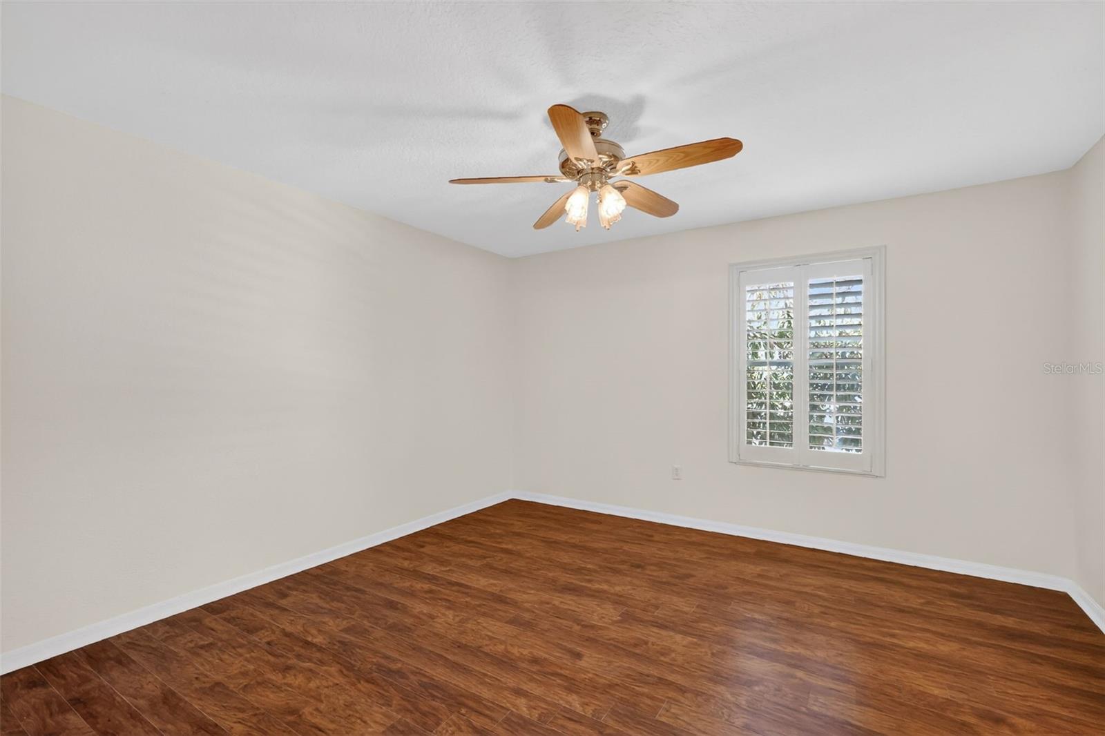 Image 35 of 49 For 729 Strihal Loop