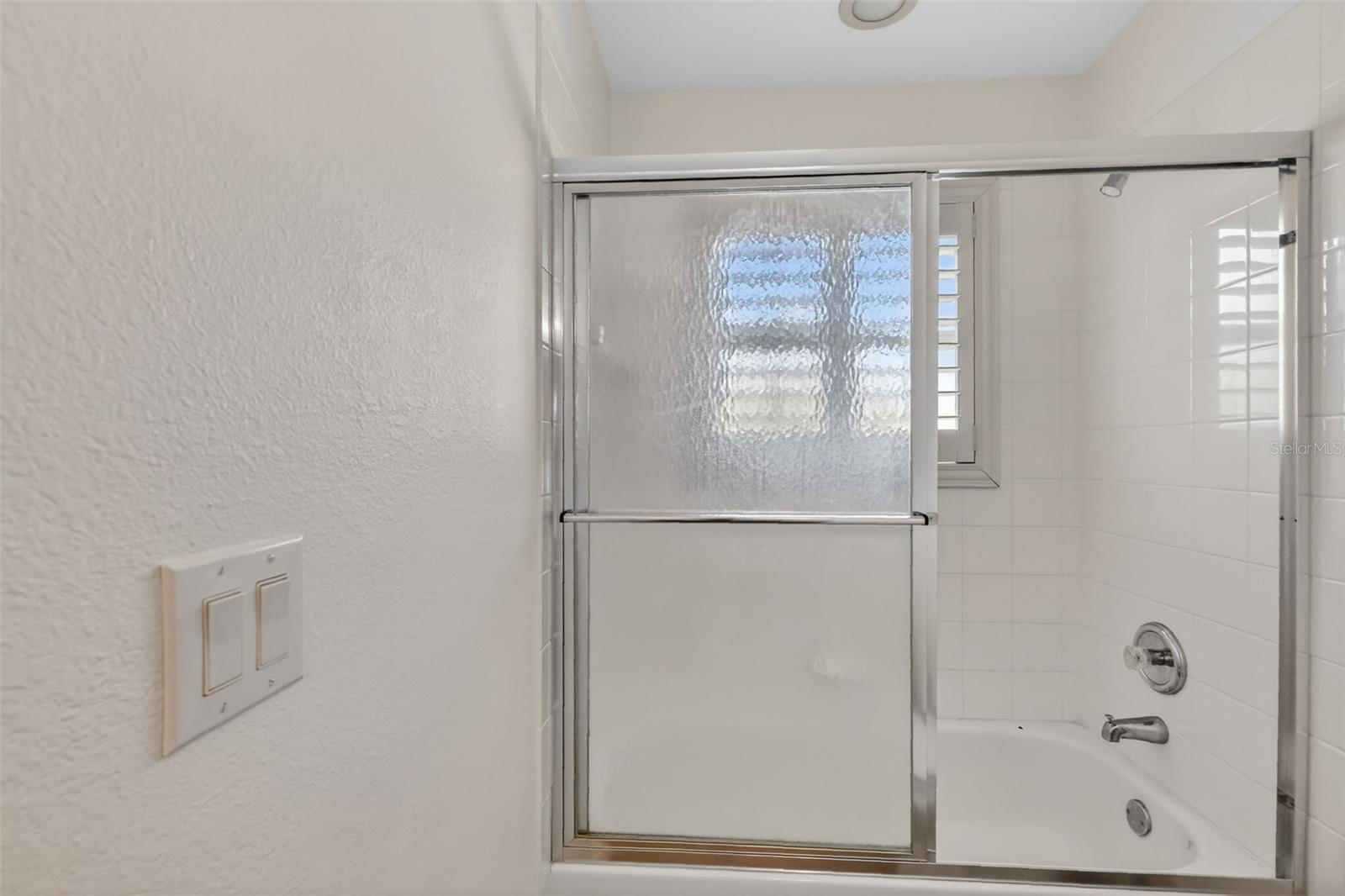 Image 37 of 49 For 729 Strihal Loop