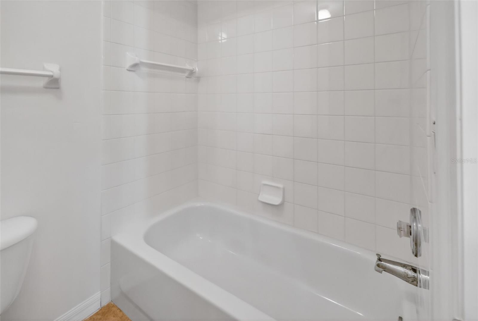 Image 40 of 49 For 729 Strihal Loop