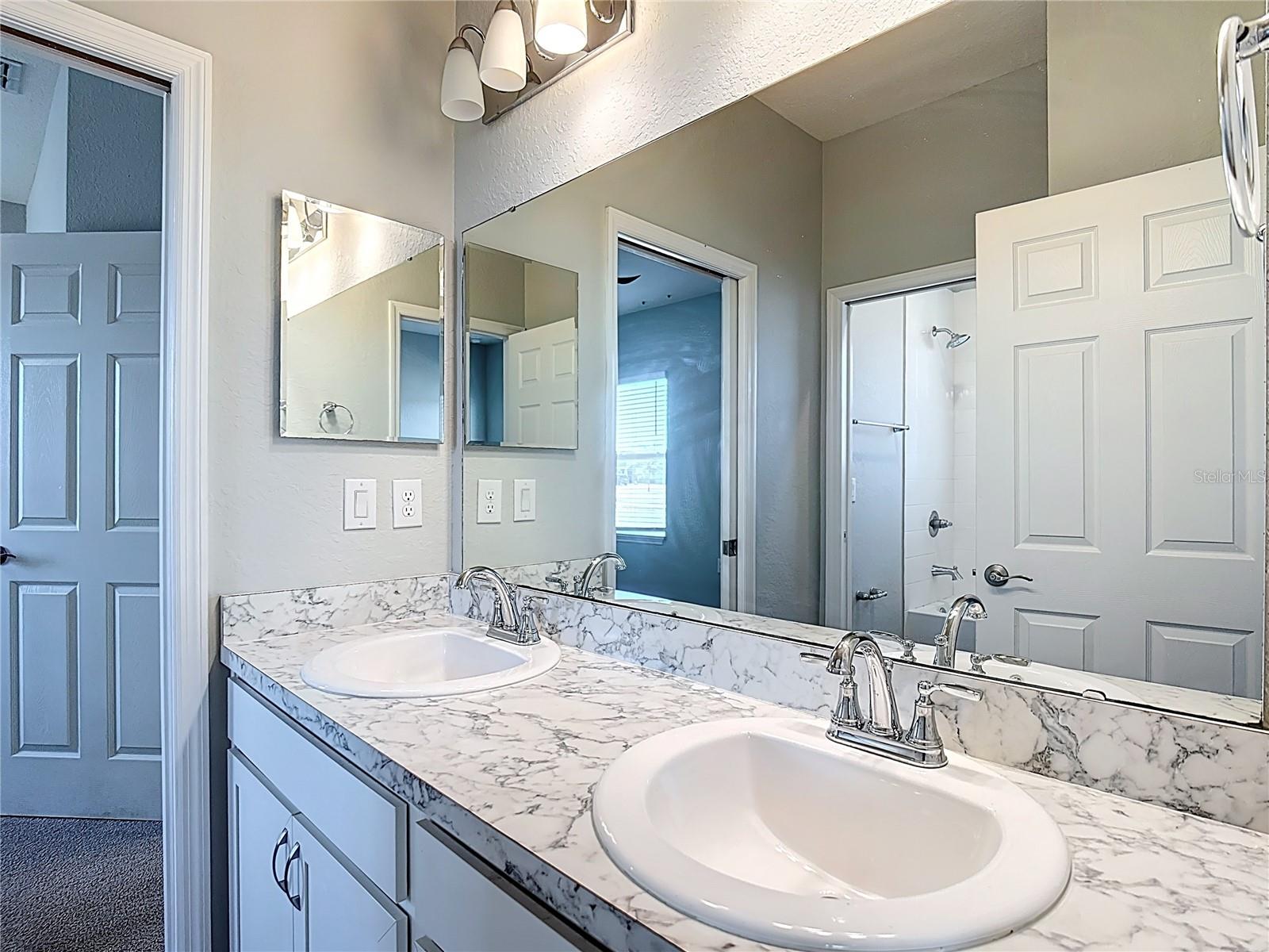 Image 29 of 49 For 840 Sydney Street