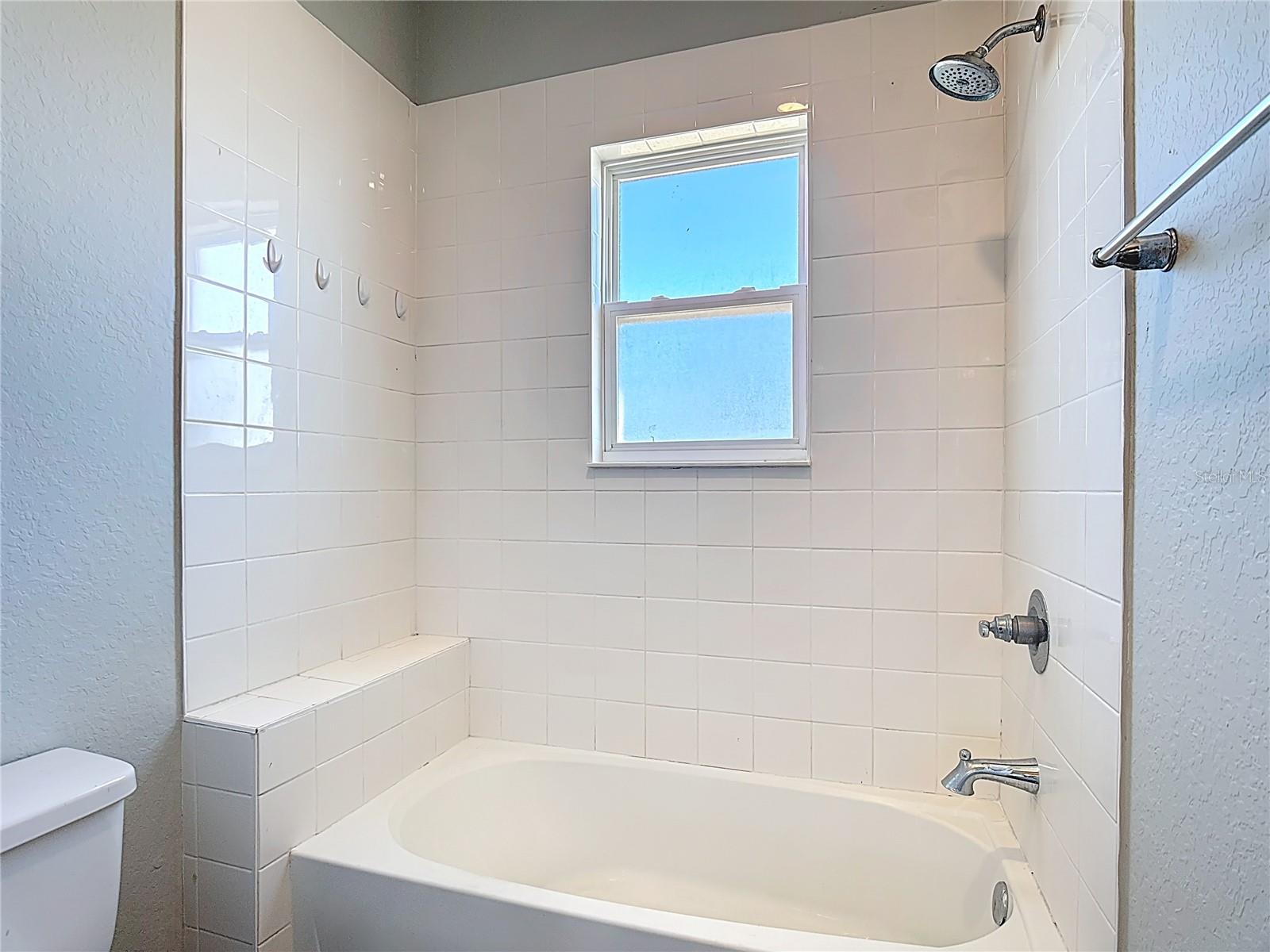 Image 30 of 49 For 840 Sydney Street