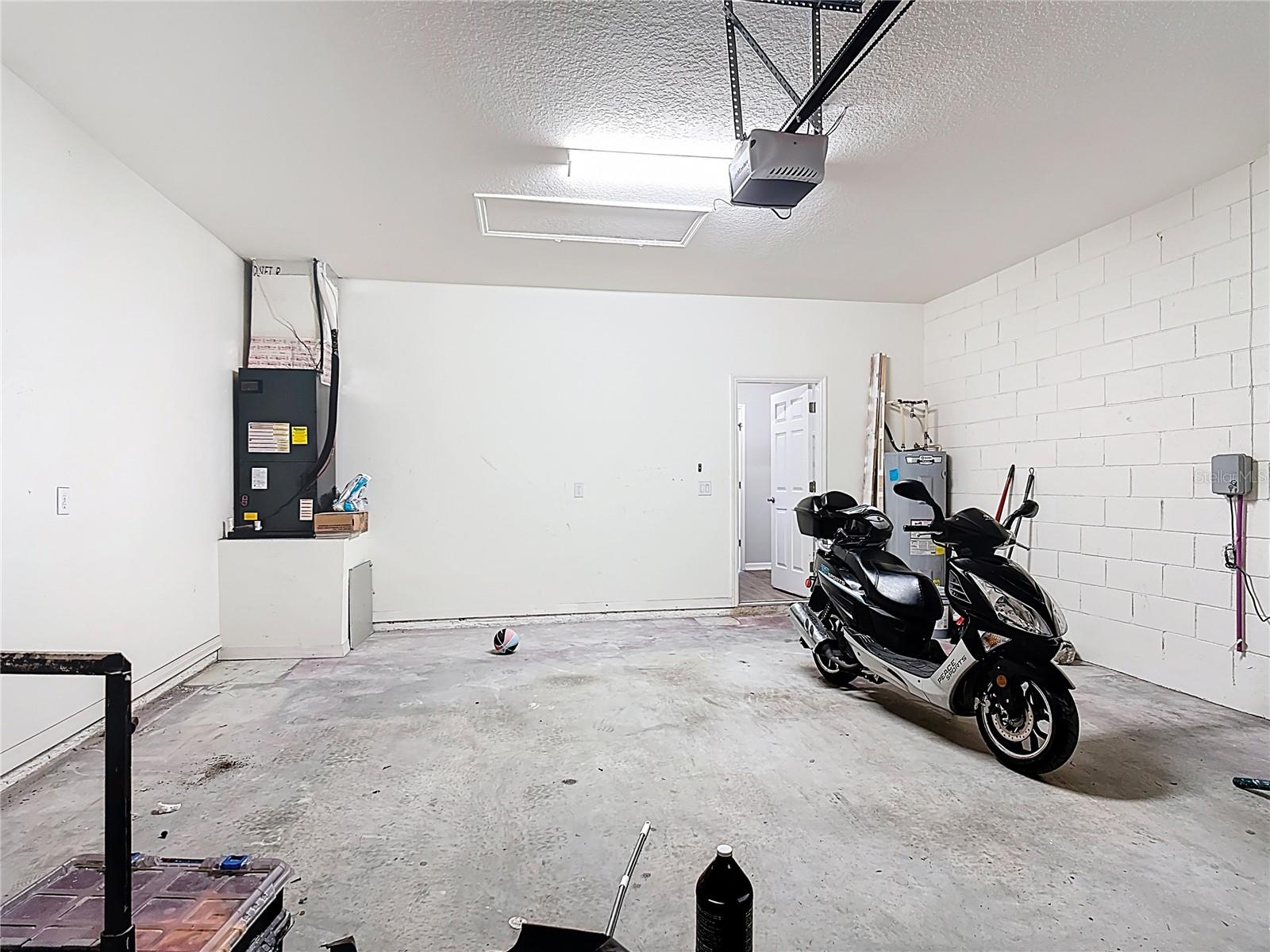 Image 35 of 49 For 840 Sydney Street