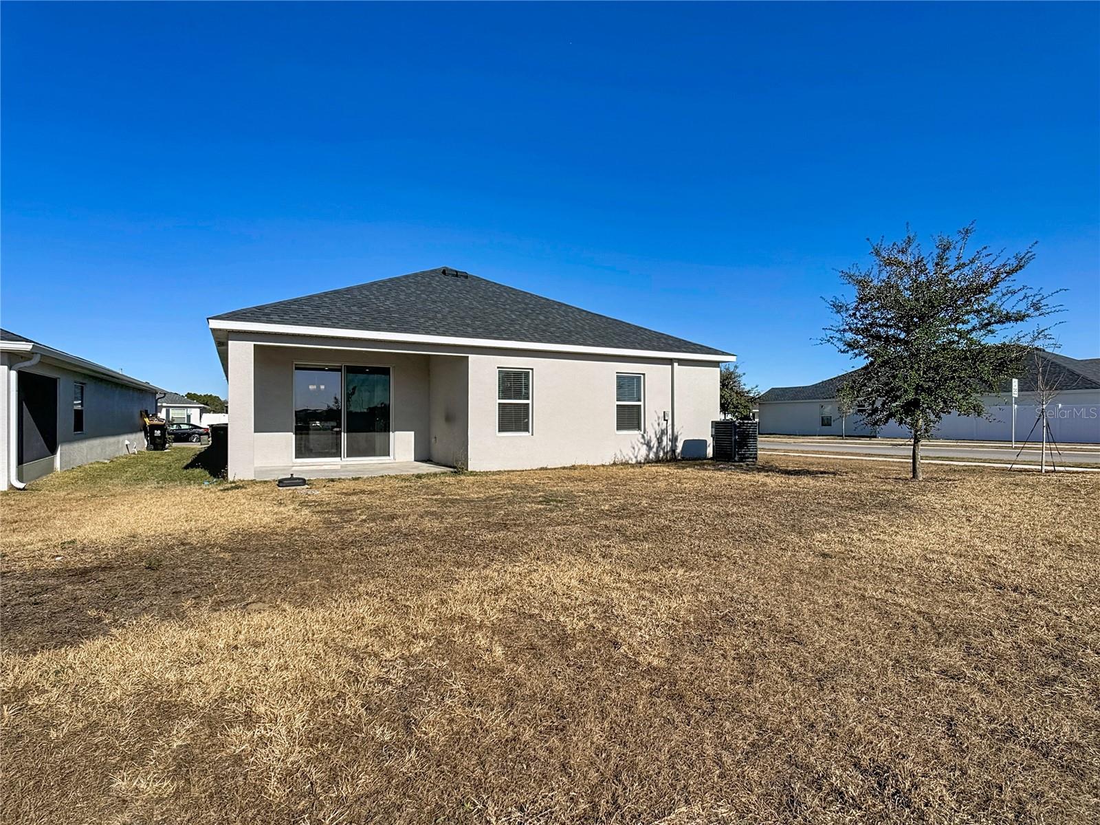 Image 39 of 49 For 840 Sydney Street