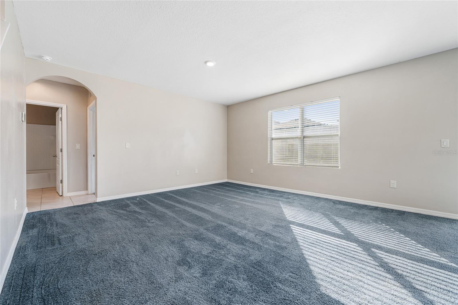 Image 15 of 49 For 305 Meadowbrook Boulevard