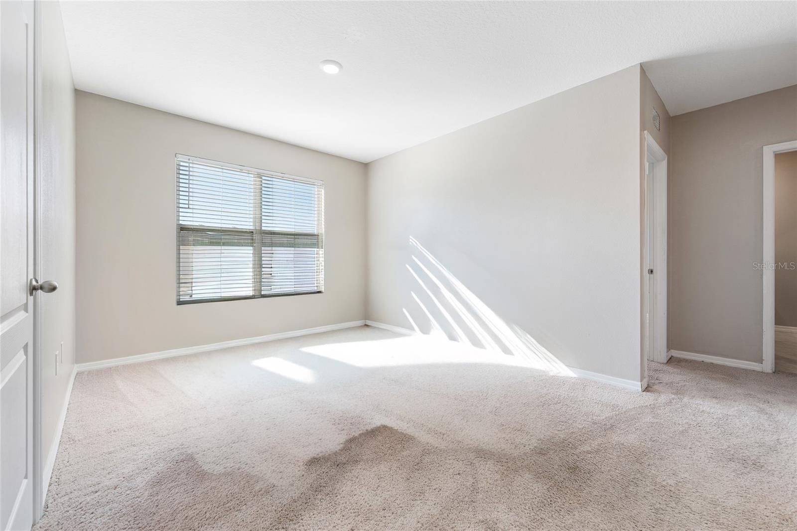 Image 21 of 49 For 305 Meadowbrook Boulevard