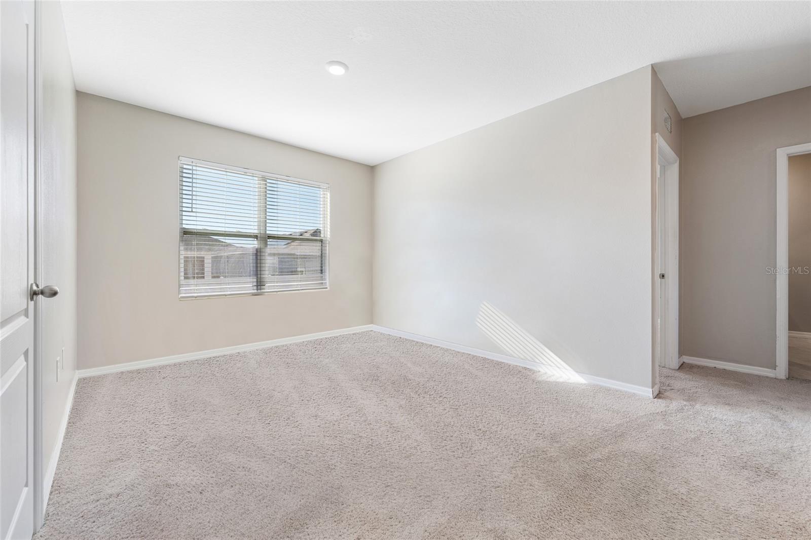 Image 22 of 49 For 305 Meadowbrook Boulevard