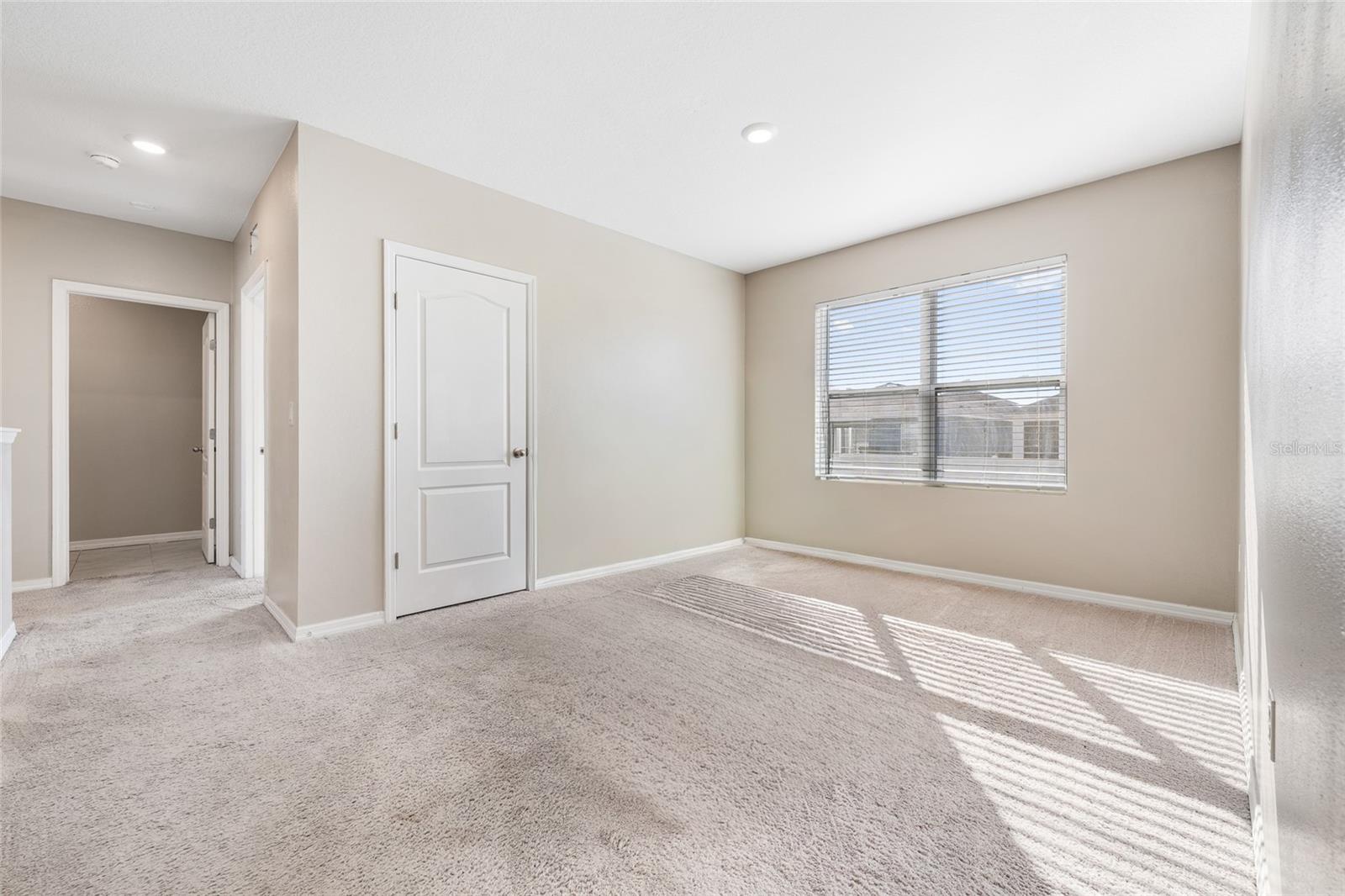 Image 23 of 49 For 305 Meadowbrook Boulevard