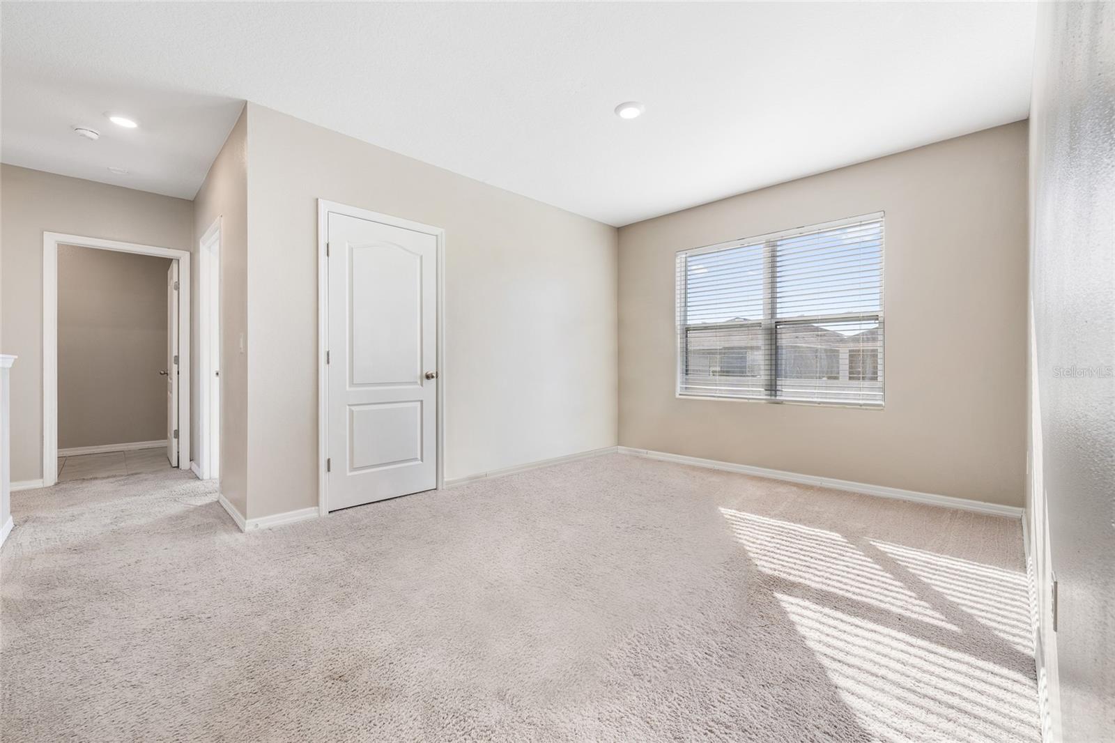 Image 24 of 49 For 305 Meadowbrook Boulevard