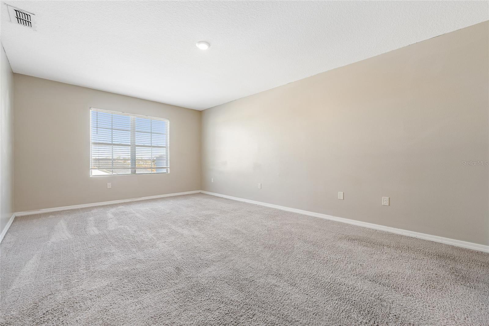 Image 28 of 49 For 305 Meadowbrook Boulevard