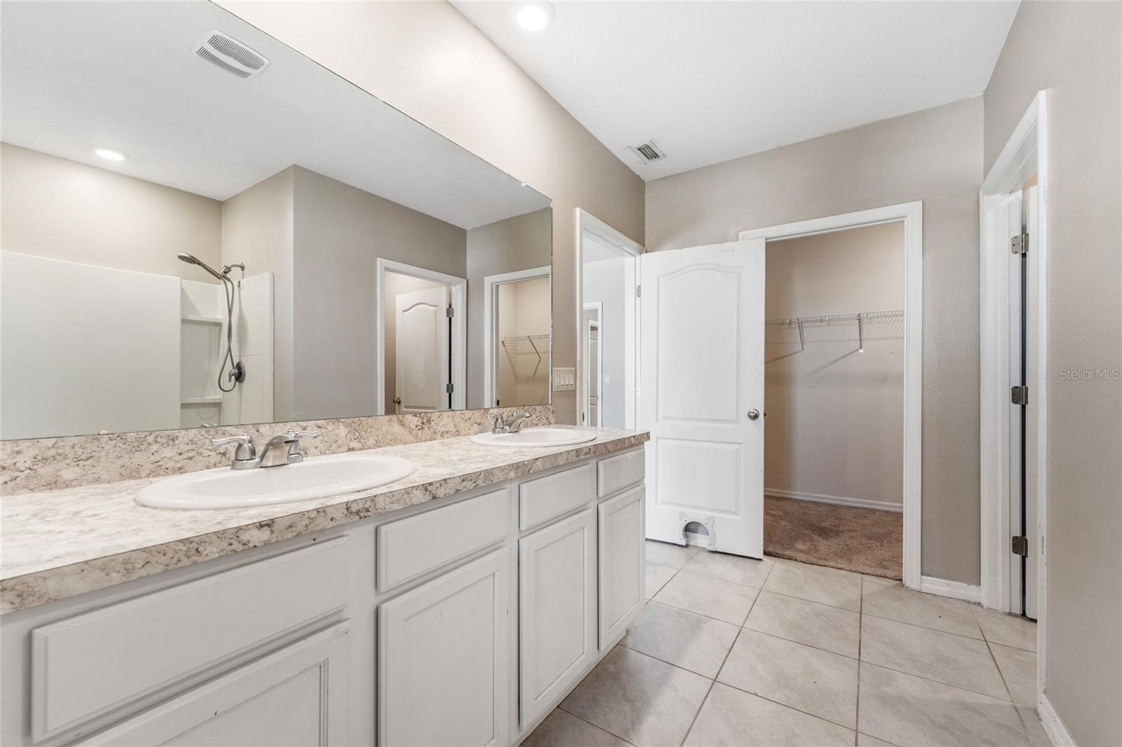 Image 29 of 49 For 305 Meadowbrook Boulevard