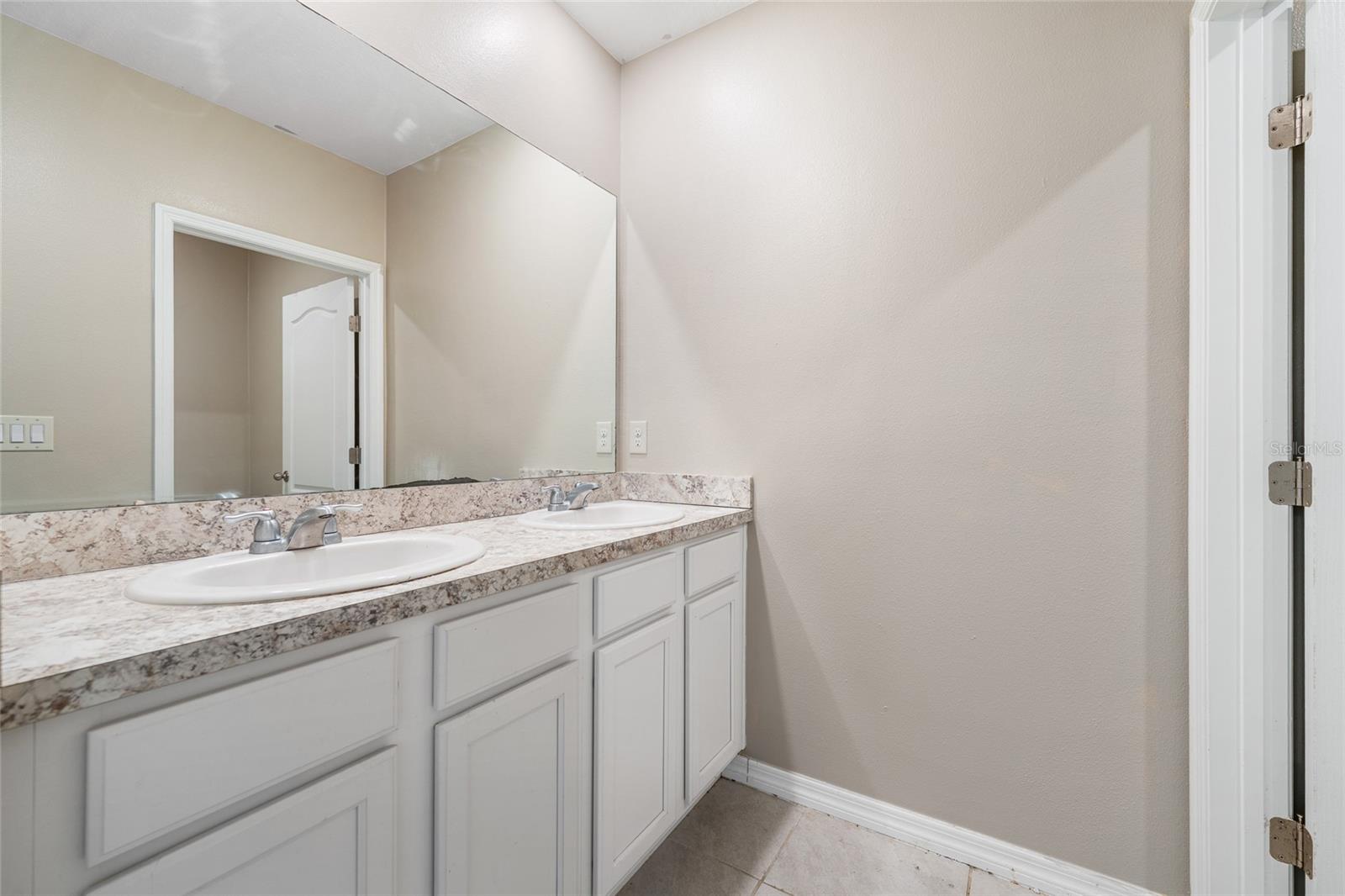 Image 33 of 49 For 305 Meadowbrook Boulevard